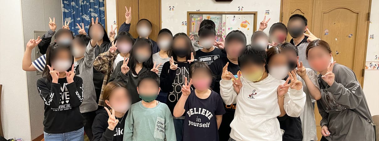 アトムに通う子どもたちと先生